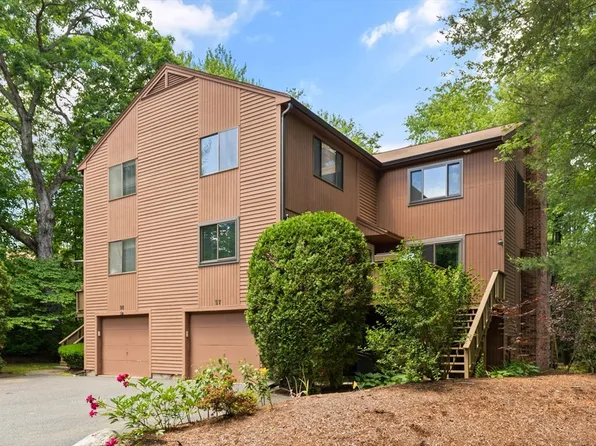 27 Treetop Park, Westborough, MA 01581