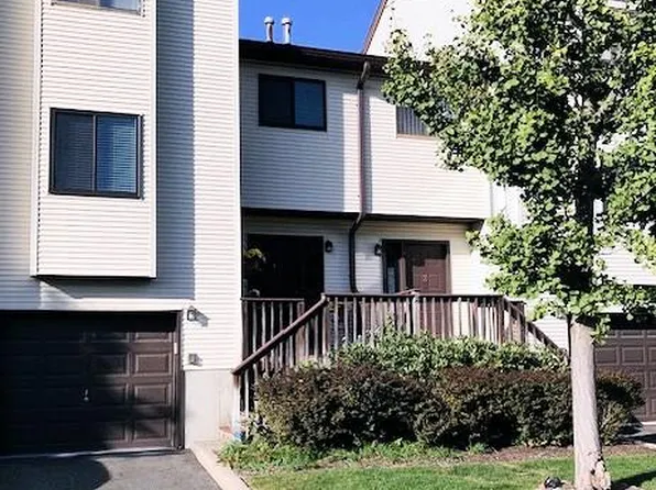 4 Linda Court, Nanuet, NY 10954