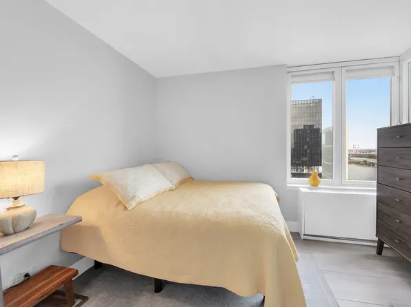 330 East 38th Street image 2 of 4