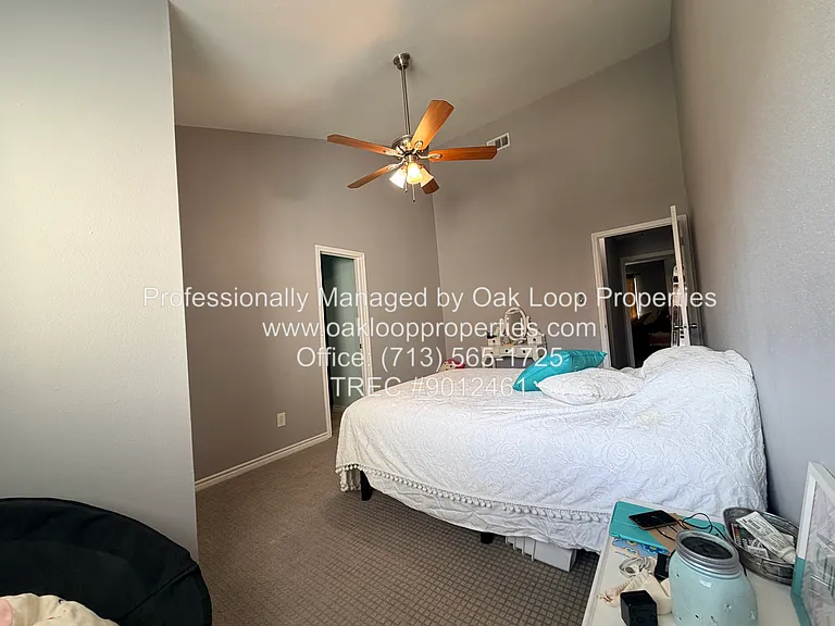 726 Country Place Dr #B — Photo 16