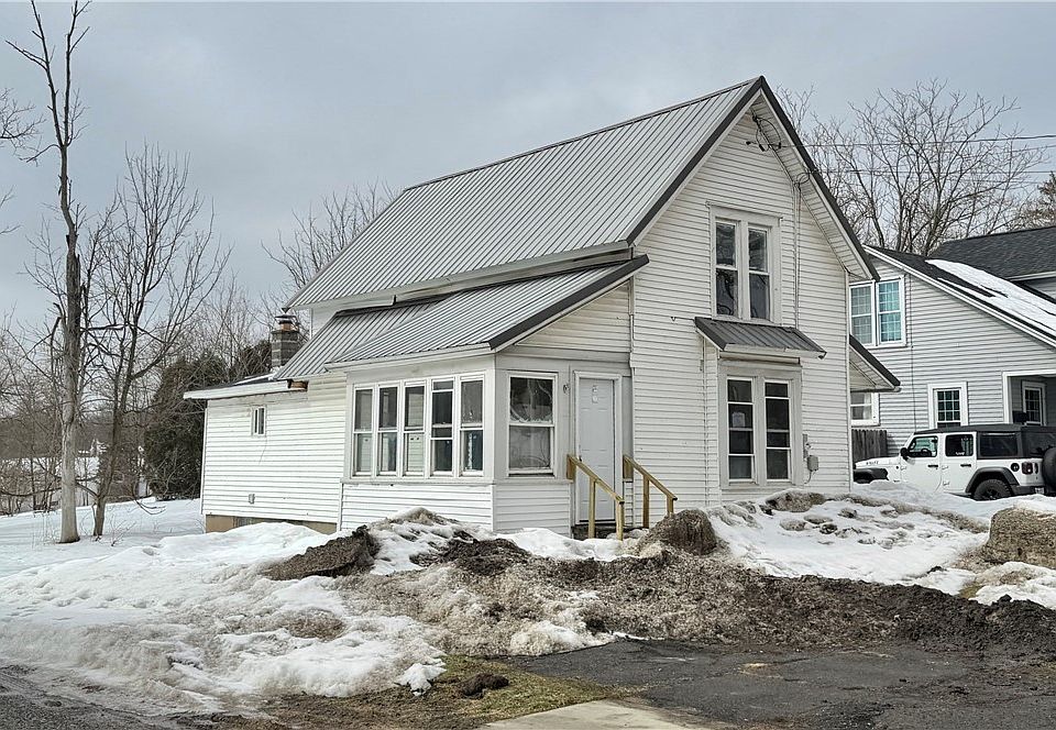 1st image of 377 Main St