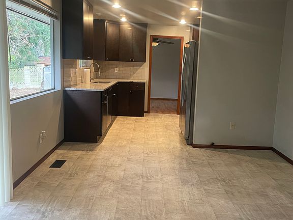 3rd image of 10220 Cedrona St SW