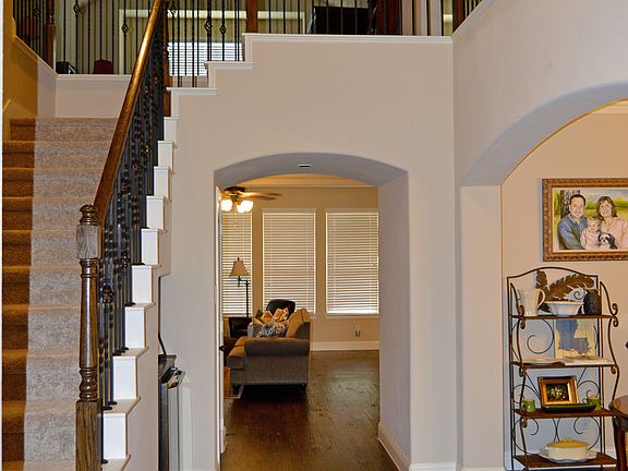 3rd image of 2248 Catherine Ln