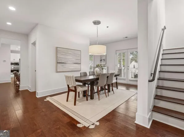 301 Canton Way, Roswell, GA 30075