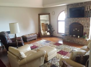 7115 W Farm Road 94, Springfield, MO 65803