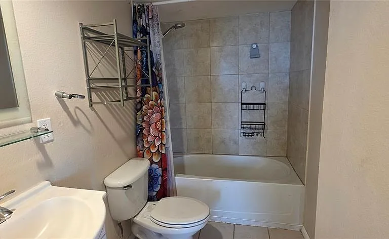 701 S Madison Ave #407 — Photo 20