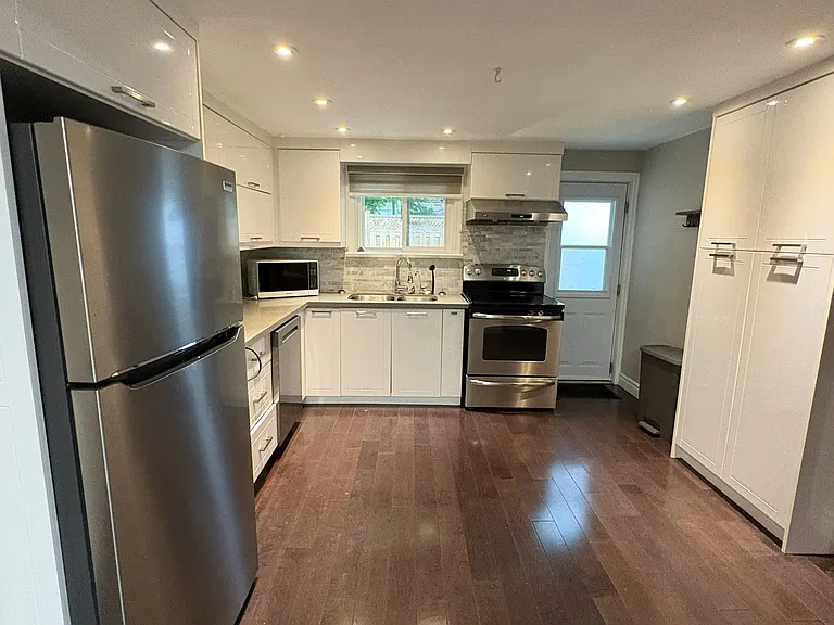 166 Newton St — Photo 5
