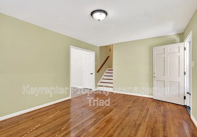 1821 W Meadowview Rd — Photo 26
