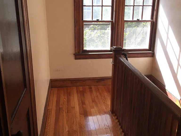 165 Crescent St #4 — Photo 9