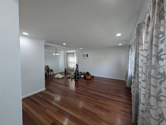 4th image of 34 Sandalwood Ave APT 1