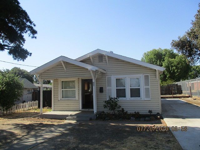1st image of 625 W 15th St