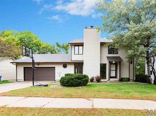 2325 S Holt Ave, Sioux Falls, SD 57103