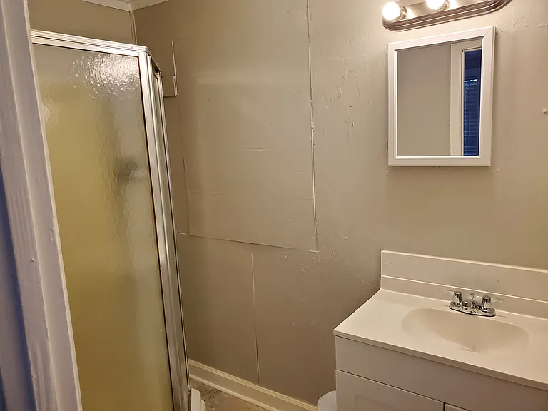 572 Patton St — Photo 5