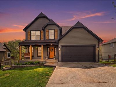 215 E Whispering Hills Blvd, Lone Jack, MO, 64070