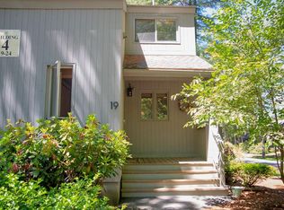 19 Brookside Dr, Stratham, NH 03885