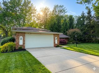 5910 Som Center Rd, Solon, OH 44139