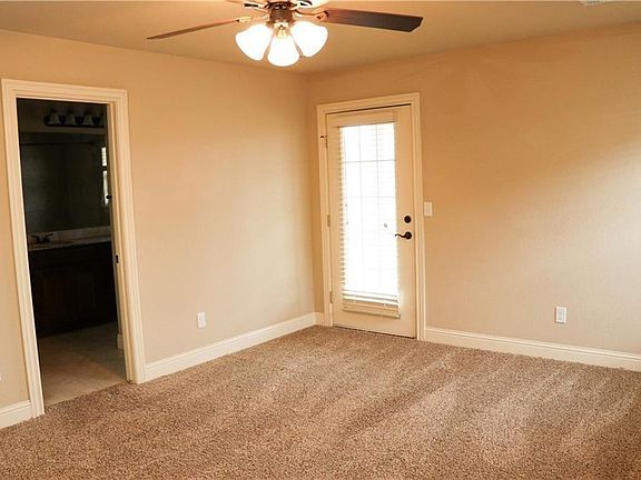 5th image of 615 N Longfellow Ln