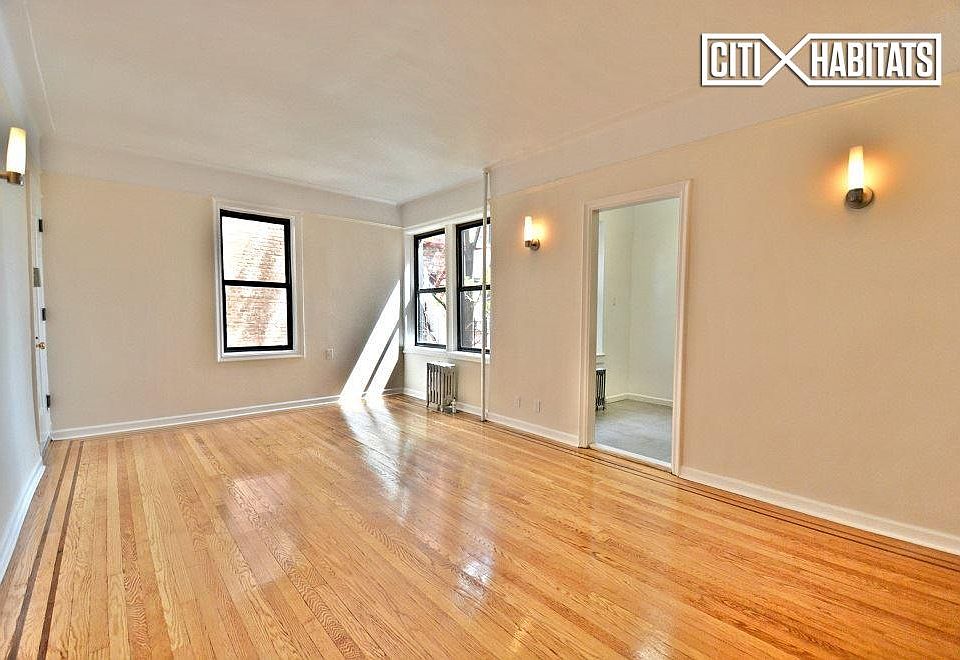 2nd image of 3206 47th St APT 5F