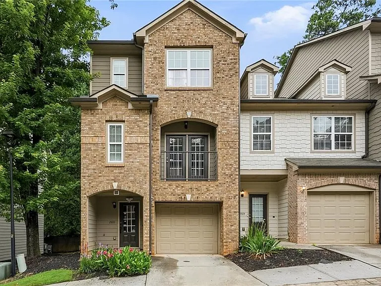 2922 Ashlyn Pointe Dr — Photo 1