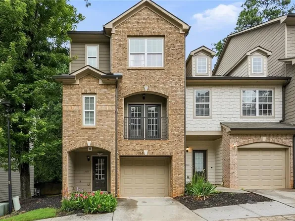 2922 Ashlyn Pointe Dr, Atlanta, GA 30340