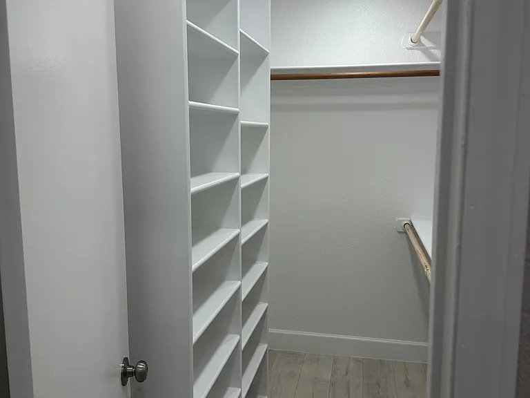2415 Amber Hill Ln — Photo 16