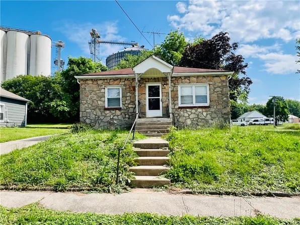 211 W 22nd St, Higginsville, MO 64037