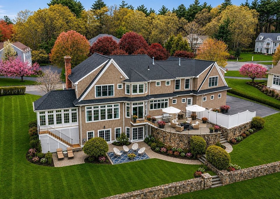 1st image of 38 Fieldstone Farm Rd