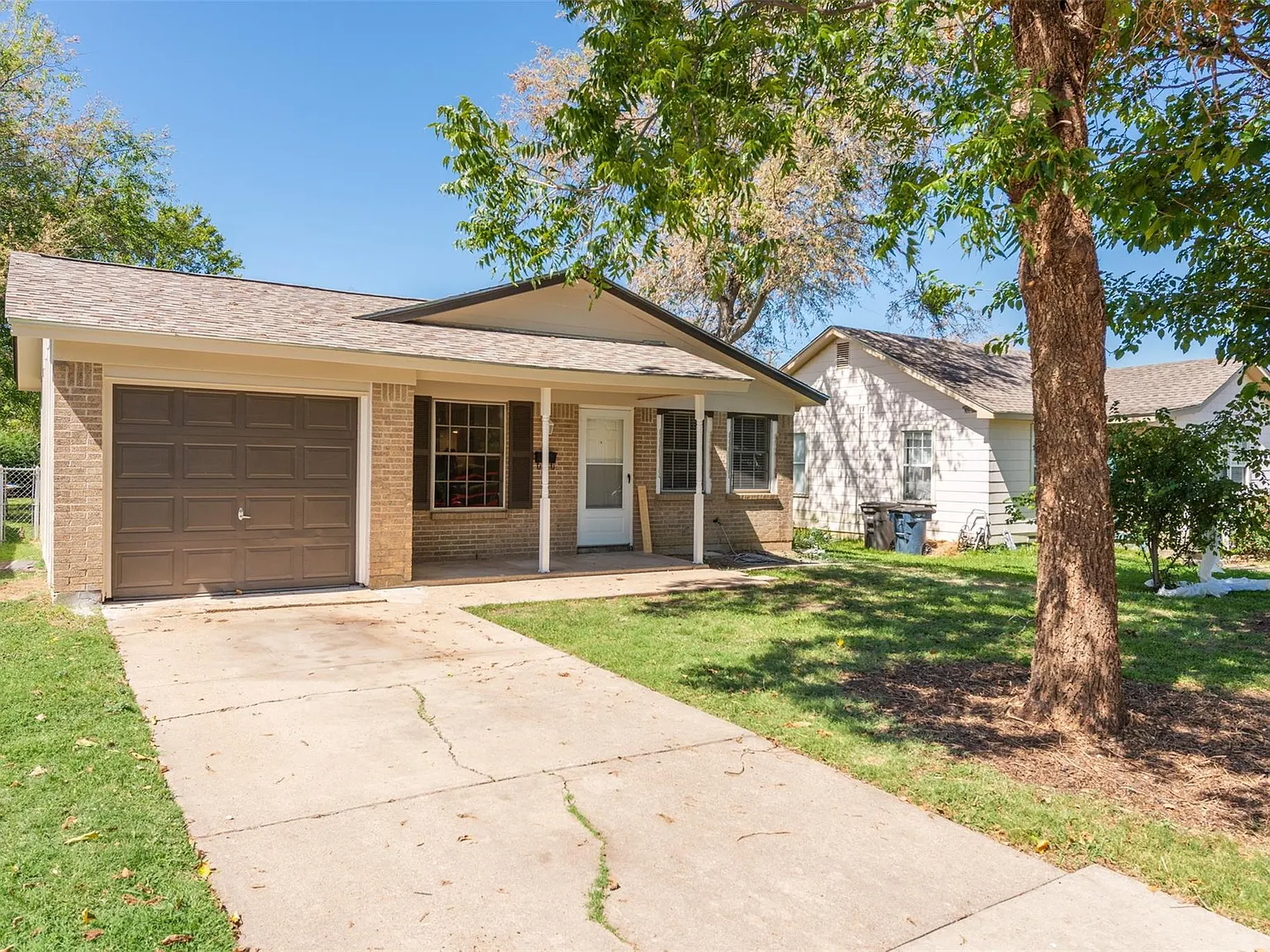 2 bed, 1.5 bath, 983 sqft, $1,650 — Photo 2