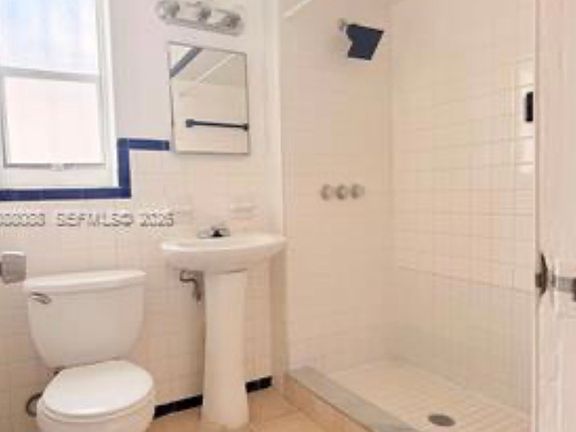 5th image of 2415 NW 34th St #2