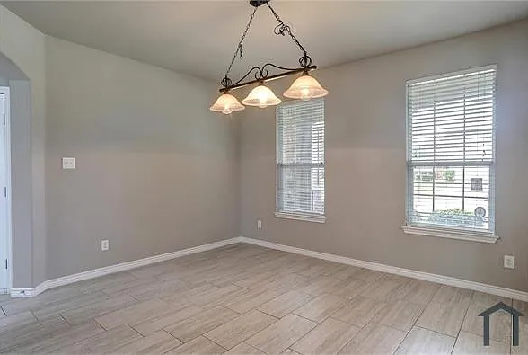 5 bed, 3114 sqft, $3,300 — Photo 4