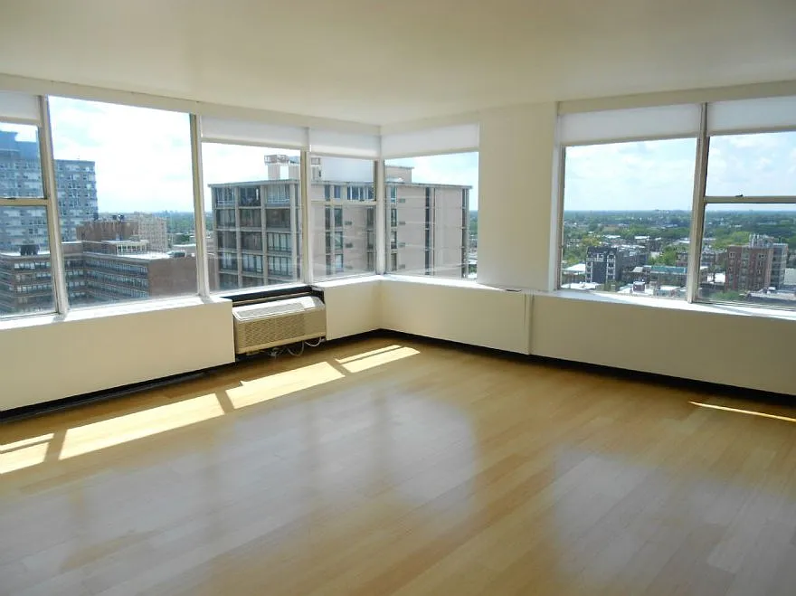 2 bed, 2.0 bath, 1200 sqft, $2,950 — Photo 2