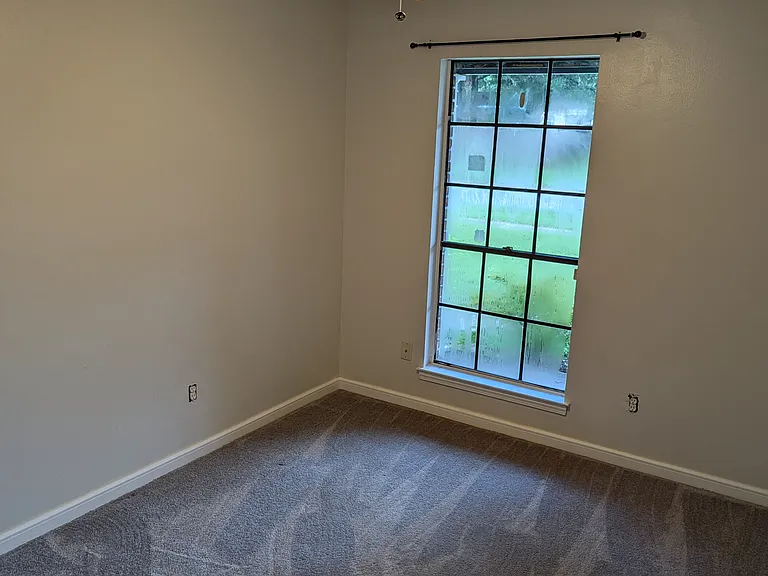 7935 Dartmoor Dr — Photo 15