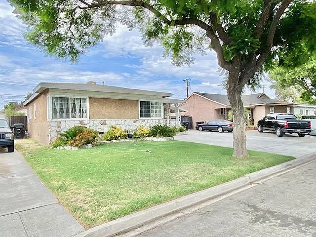 4 bed, 1783 sqft, $4,000 — Photo 2