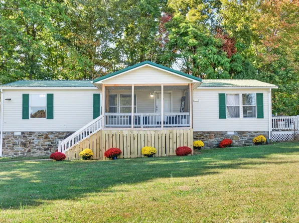 634 Pointe Ln, Lafayette, TN 37083