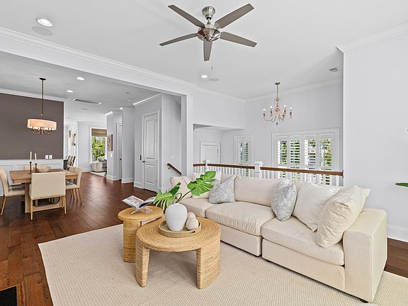 5th image of 2621 Townsend Pl