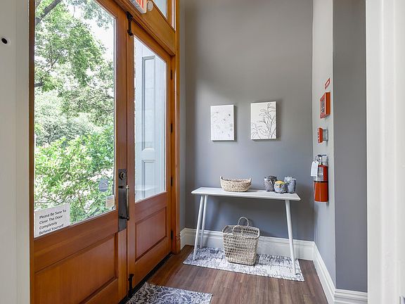 3rd image of 3556 Magnolia Ave #103