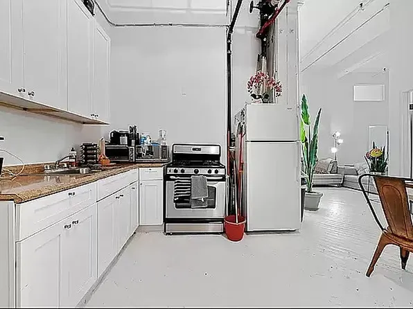 57 Jay St #2B, Brooklyn, NY 11201