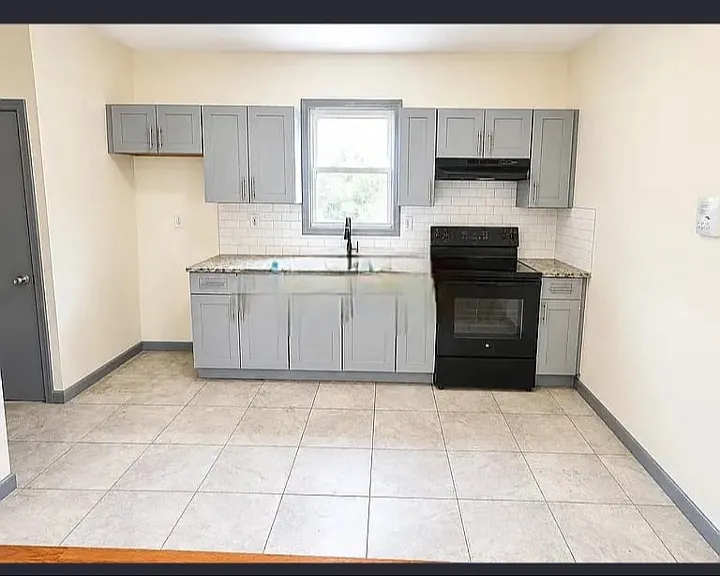 99 Alexander St #1L — Photo 1
