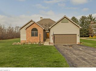 7714 Macedonia Rd, Bedford, OH 44146