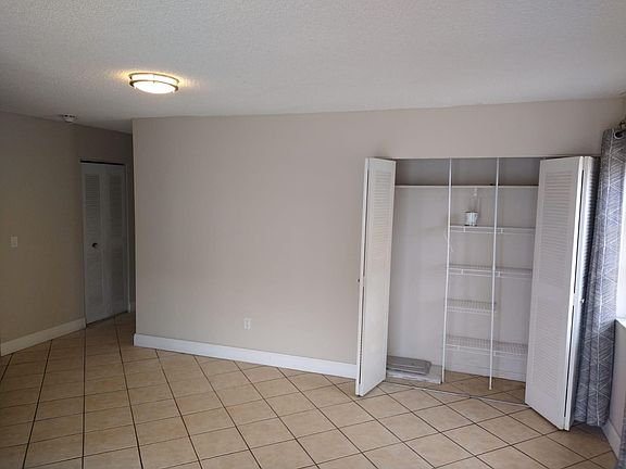 5th image of 3545 NE 167th St APT 407