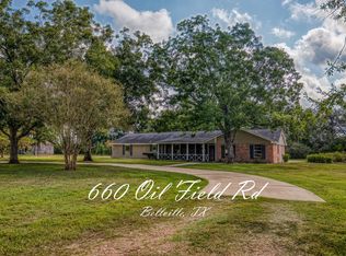 660 Oil Field Rd, Bellville, TX 77418