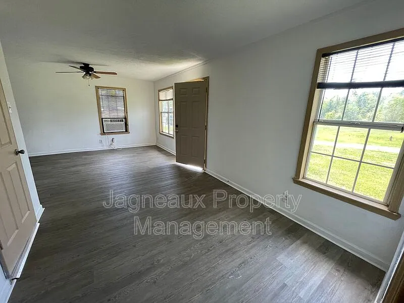2 bed, 1.0 bath, $1,000 — Photo 4