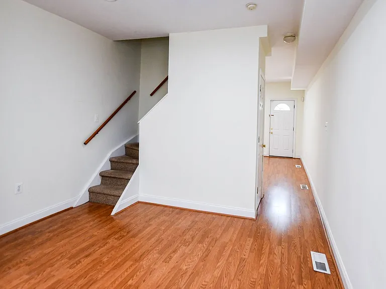 1651 Gales St NE — Photo 8