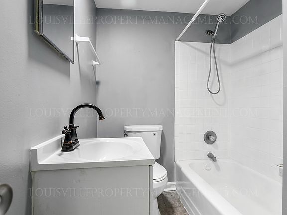 4th image of 2327 Rodman St