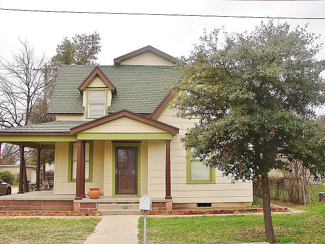 1st image of 621 W Avenue X