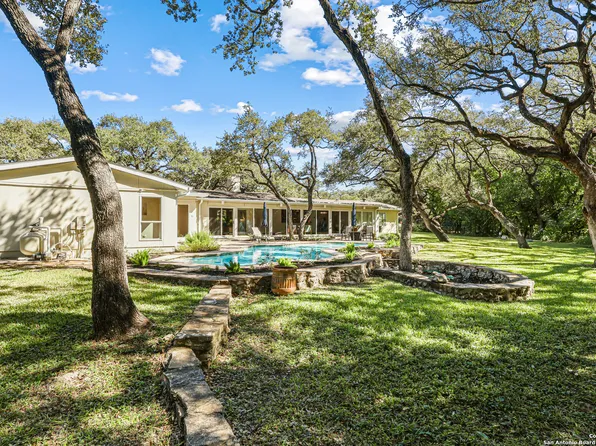 130 Wagon Trail, Shavano Park, TX 78231
