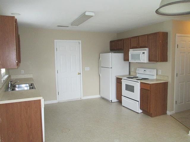 2nd image of 1906 Brightwood Landing Ln