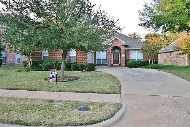 1st image of 308 Dakota Ln