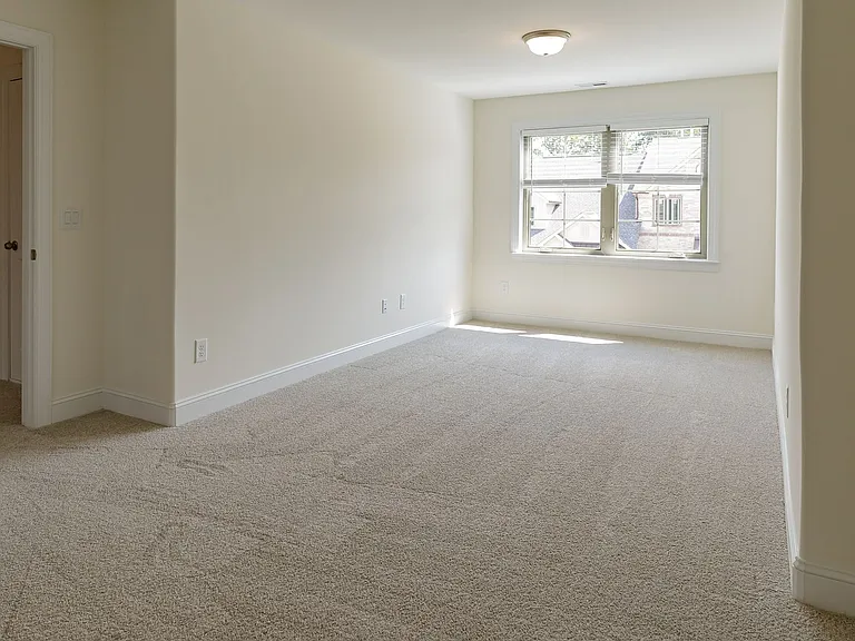 4331 Holstein Dr — Photo 21