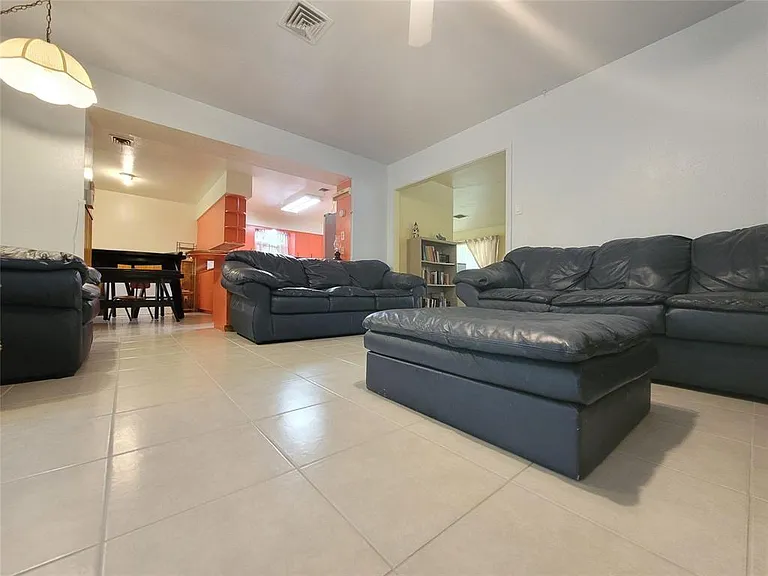 202 Avenue J — Photo 5